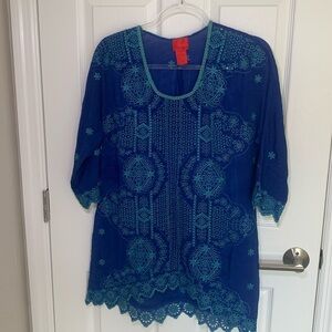 V Cristina embroidered tunic blouse size medium